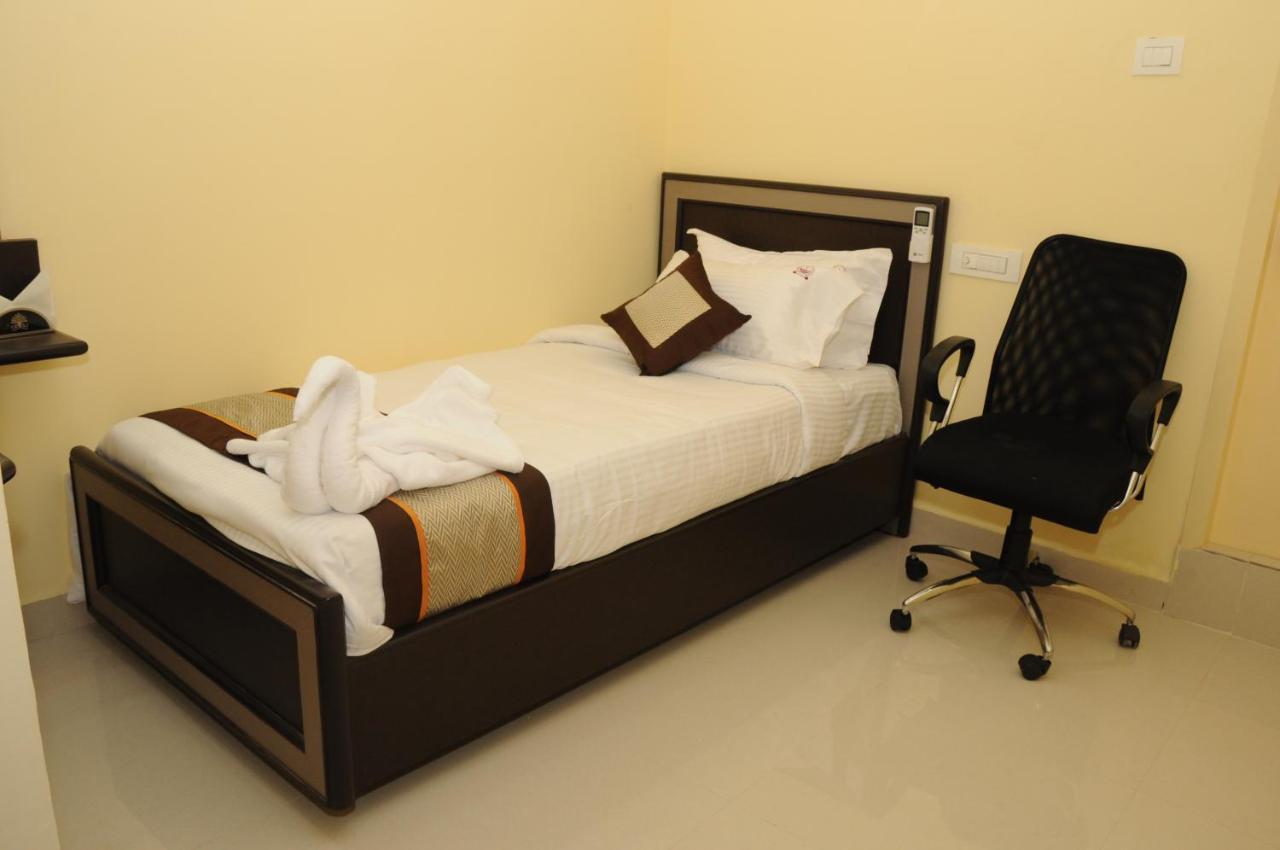 Salbala Inn Chennai Extérieur photo